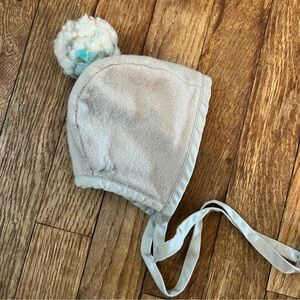 Briar baby Pom Pom bonnet 0-3 mos